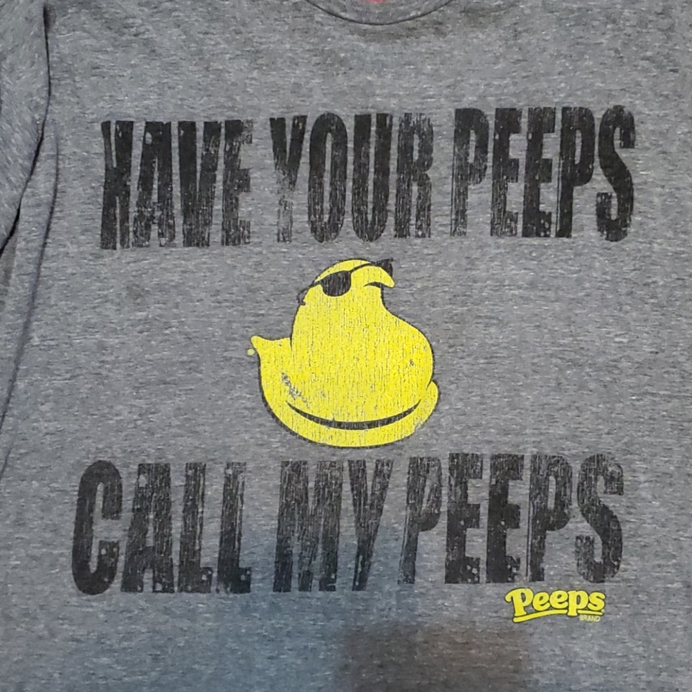 Peep tshirt